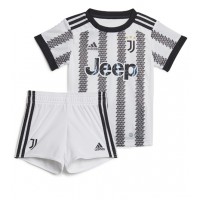 Juventus Hjemmebanesæt Børn 2022-23 Kortærmet (+ Korte bukser)